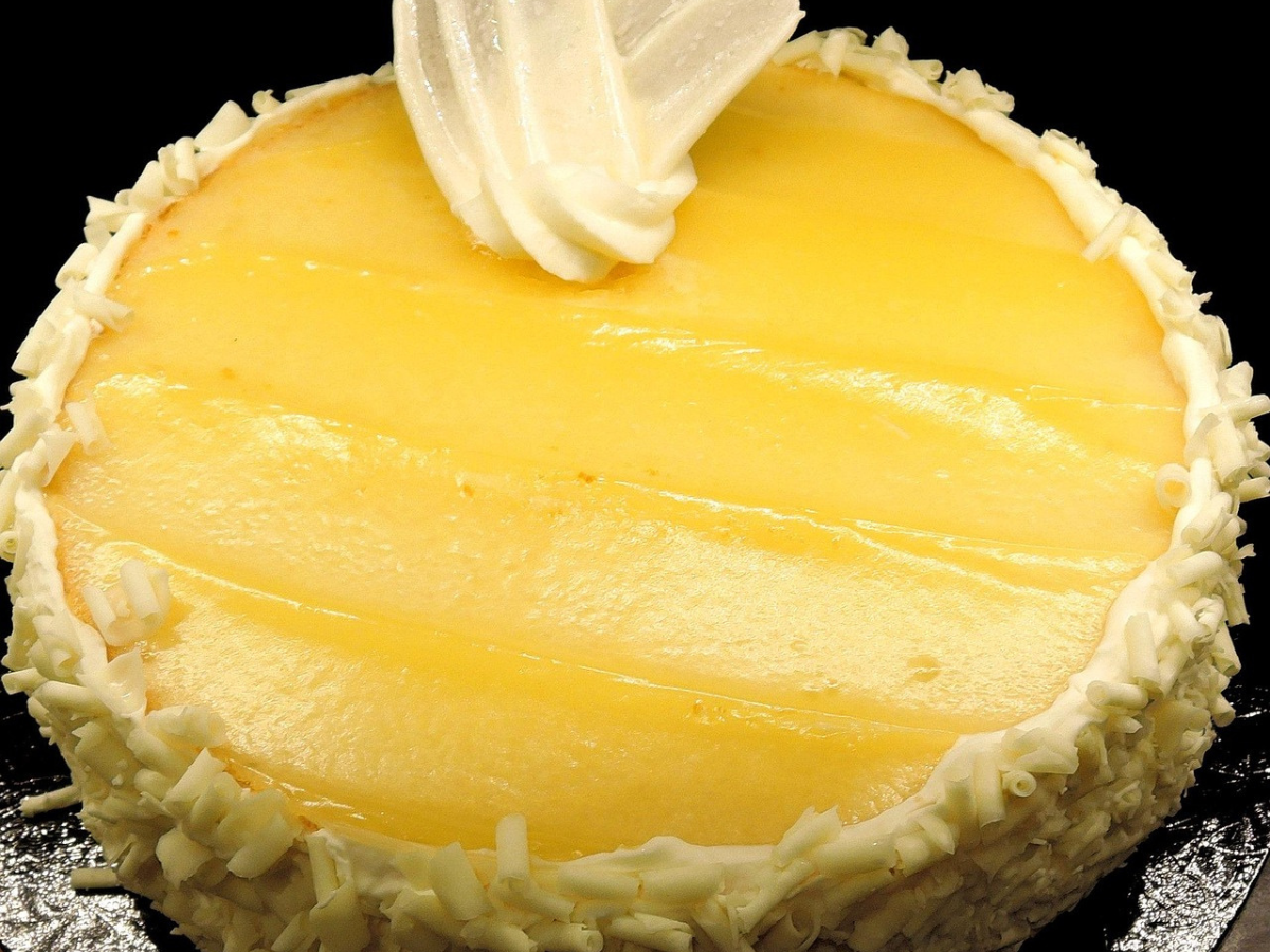 Limoncello Mascarpone Cake – A Decadent Citrus Delight